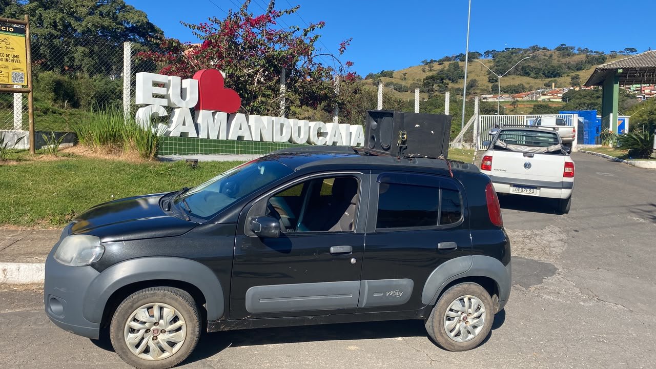 Referência 1 de veículo equipado para divulgação com carro de som